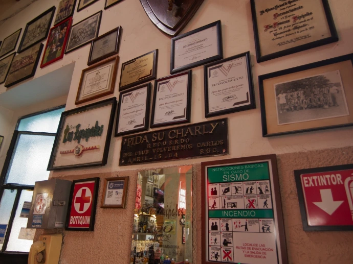 Los Famosos Equipales La Nalga Alegre Cantina Tradicional Centro de Guadalajara