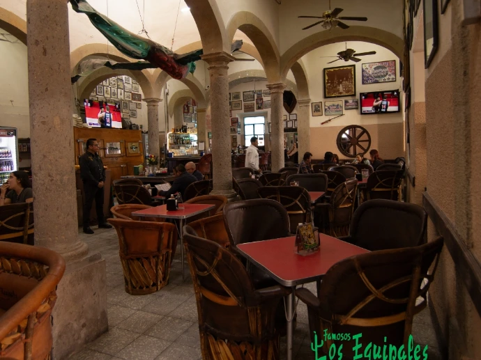 Los Famosos Equipales La Nalga Alegre Cantina Tradicional Centro de Guadalajara